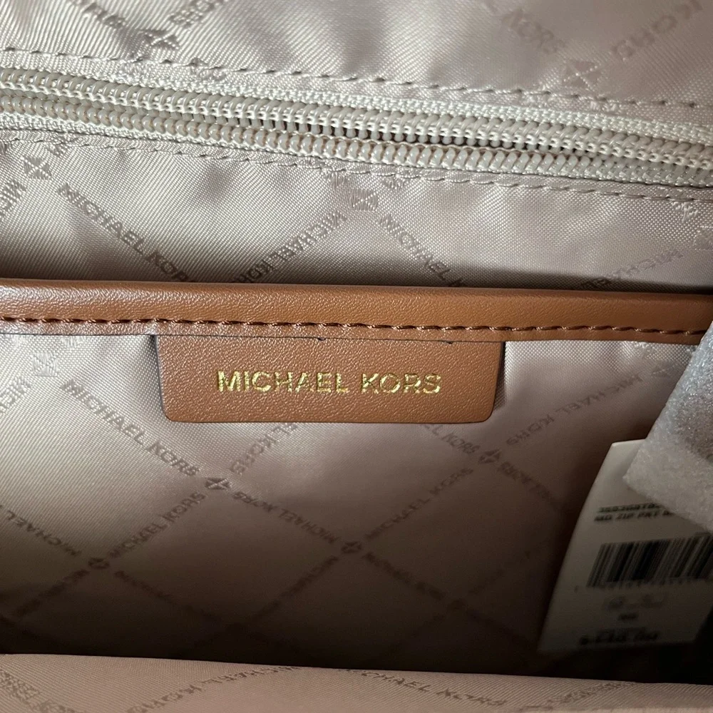 🌼Michael Kors Backpack Set - Picture 10 of 16